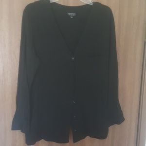 Lightweight pretty flowy with a vneck black shirt